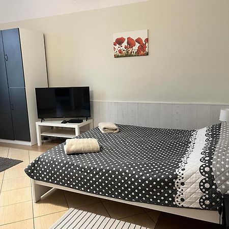 Idill Apartmanhaz B&B Tiszafured Ngoại thất bức ảnh