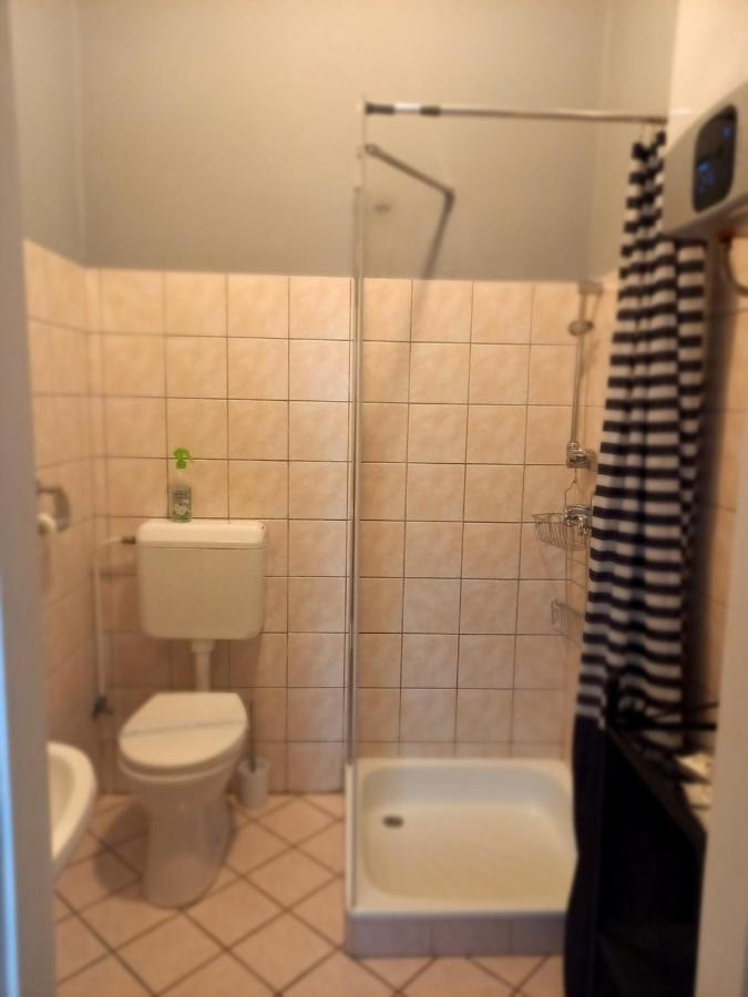 Idill Apartmanhaz B&B Tiszafured Ngoại thất bức ảnh