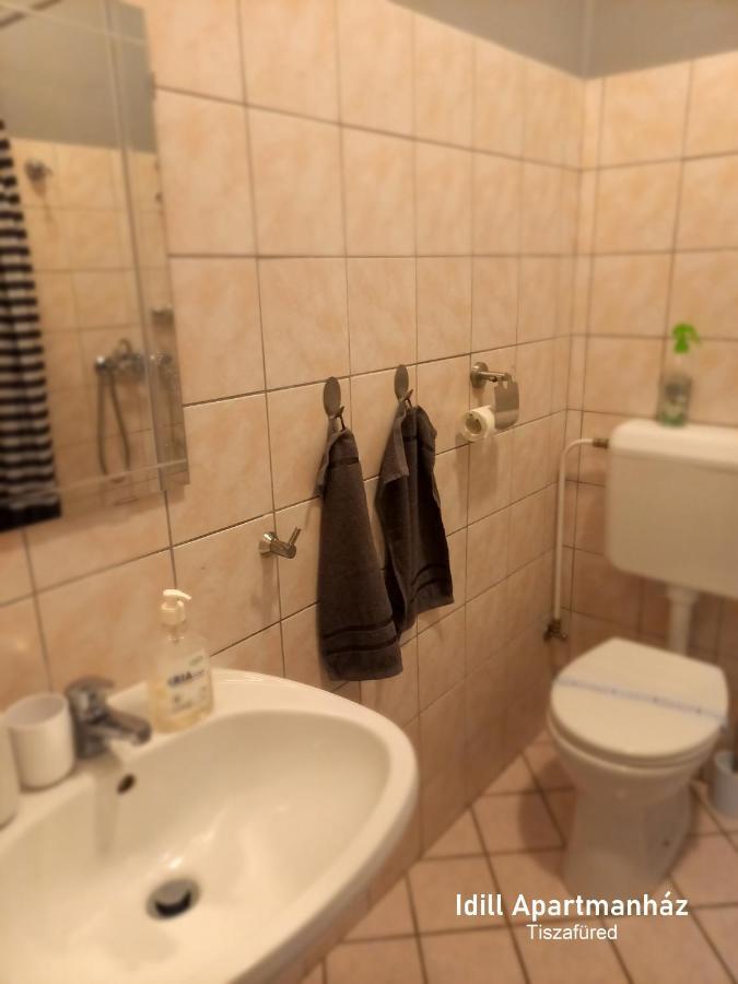 Idill Apartmanhaz B&B Tiszafured Ngoại thất bức ảnh