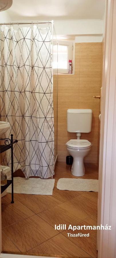 Idill Apartmanhaz B&B Tiszafured Ngoại thất bức ảnh