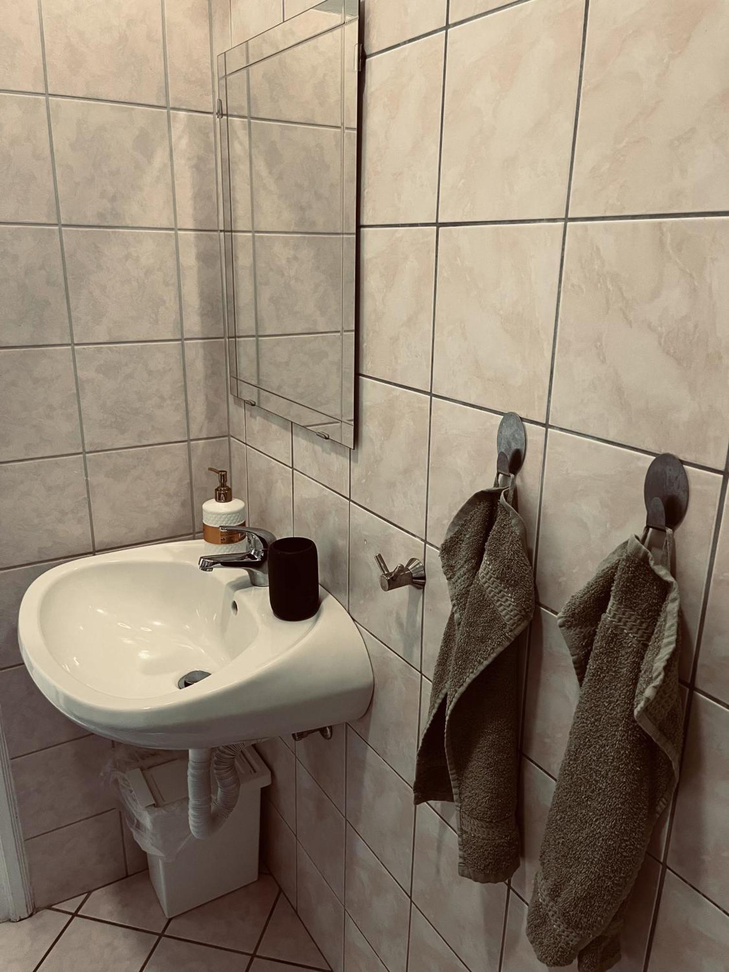 Idill Apartmanhaz B&B Tiszafured Ngoại thất bức ảnh